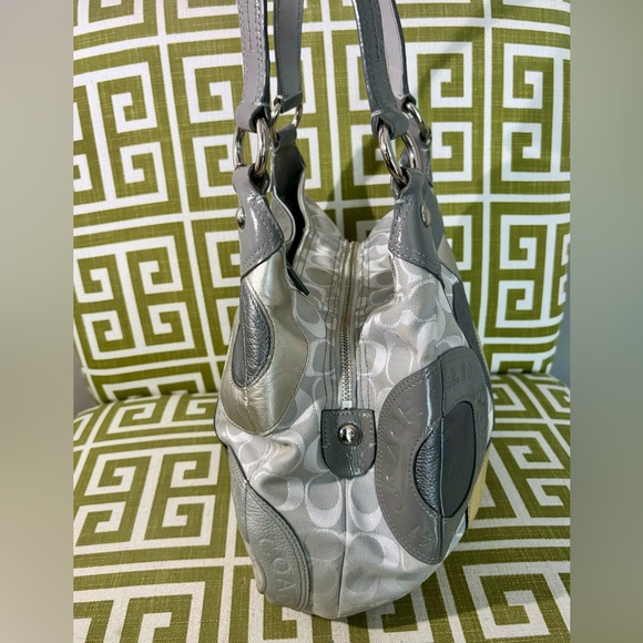 Genuine Coach Silver & Gray Leather Logo And Signature Fabric Handbag & Wristlet - Picture 9 of 16